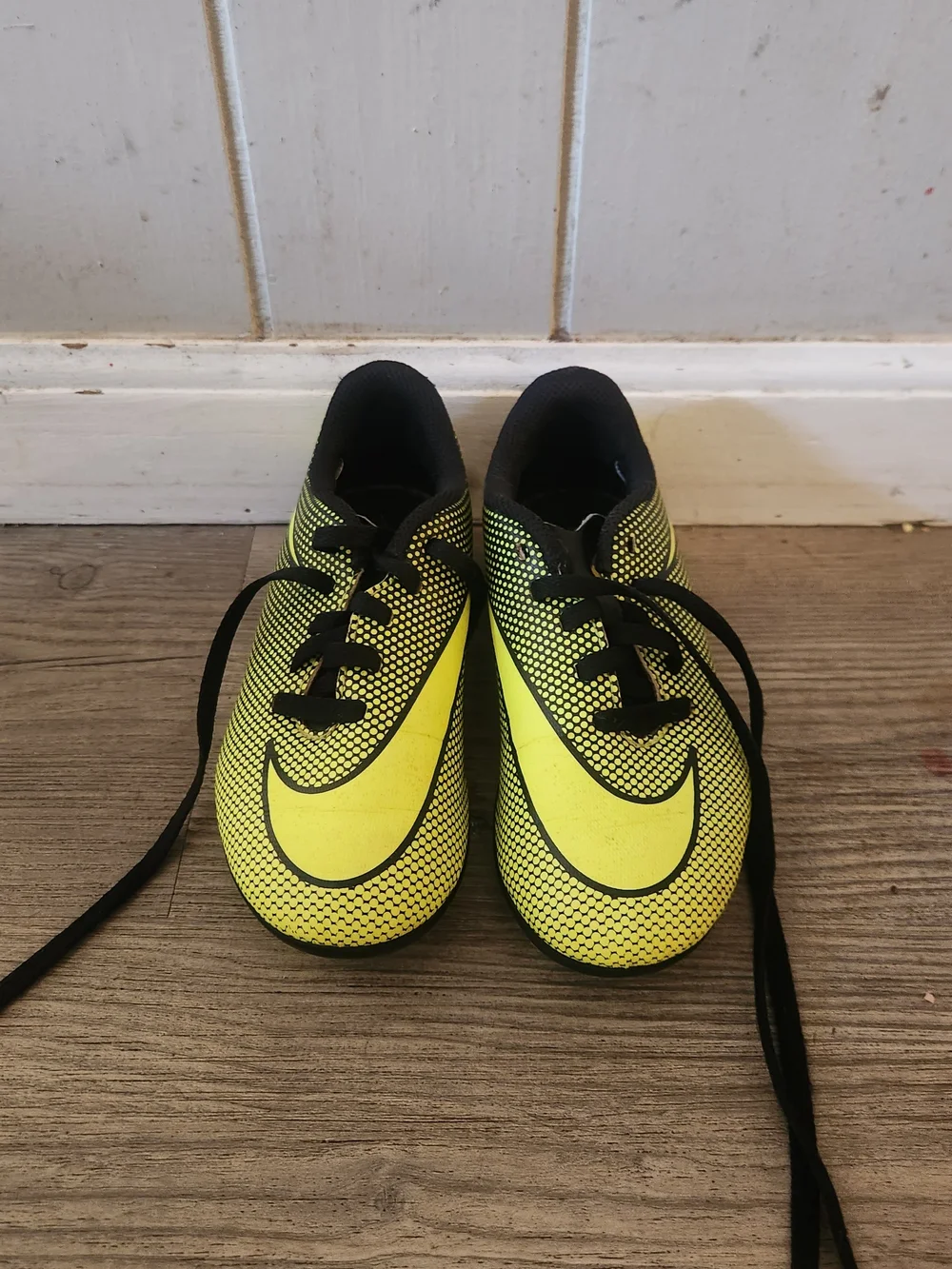 Nike Kids Neon Yellow & Black Soccer Cleats